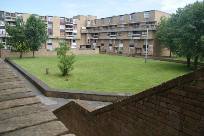 2 bed property, in Wellington Walk, £21,000