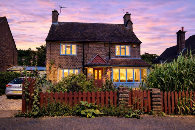 4 bed property, in Cooden Drive, £620,000