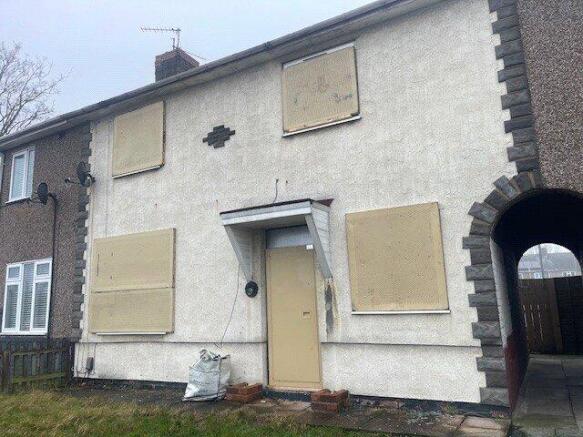 3 bed property, in Thorntree Road, £70,000