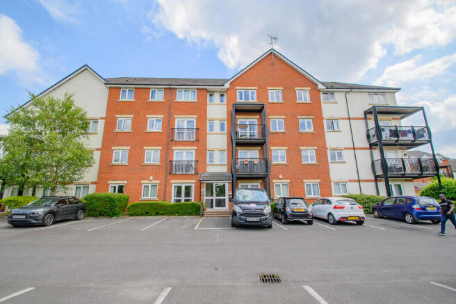 2 bed property, in Gladstone Street, £127,000