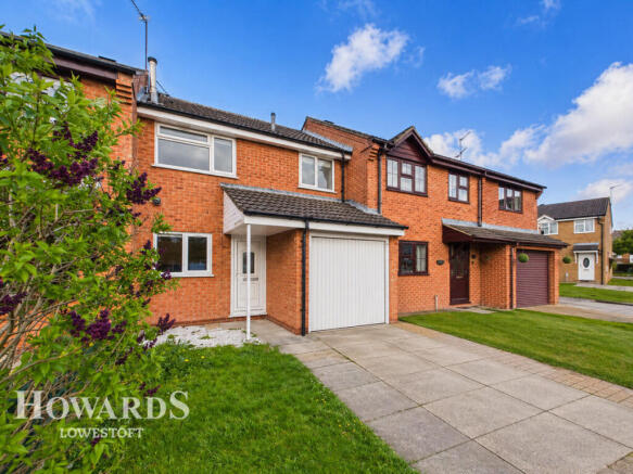 3 bed property, in Fortress Road, £190,000