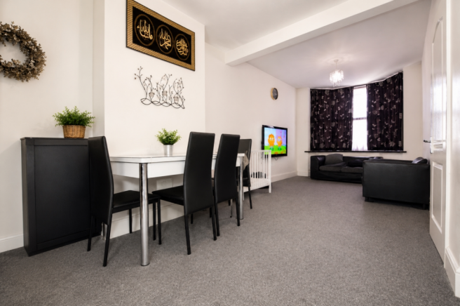 2 bed property, in Falcon Street, £425,000