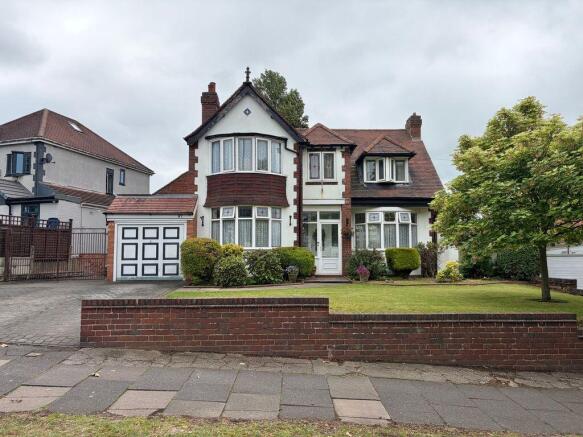 4 bed property, in Kingstanding Road, £350,000