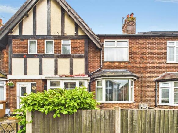 3 bed property, in Westbury Road, £190,000