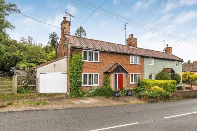 2 bed property, in Stone Street, £425,000