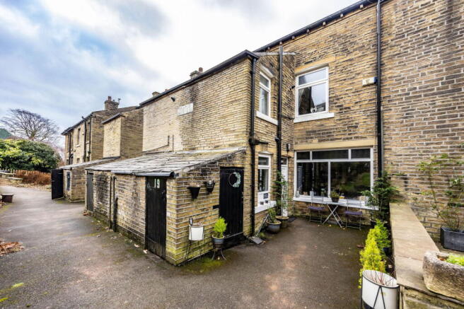 4 bed property, in 19 The Wells, £315,000
