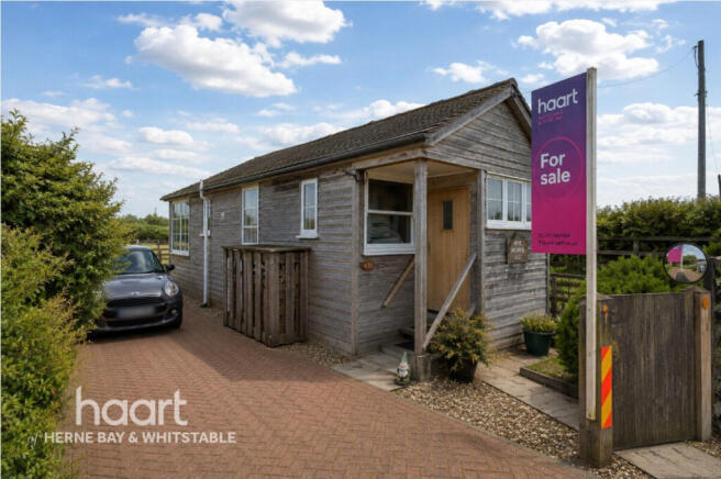 1 bed property, in Whitstable CT5, £325,000