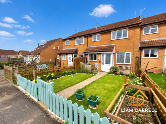 1 bed property, in Cherry Tree Drive, £130,000