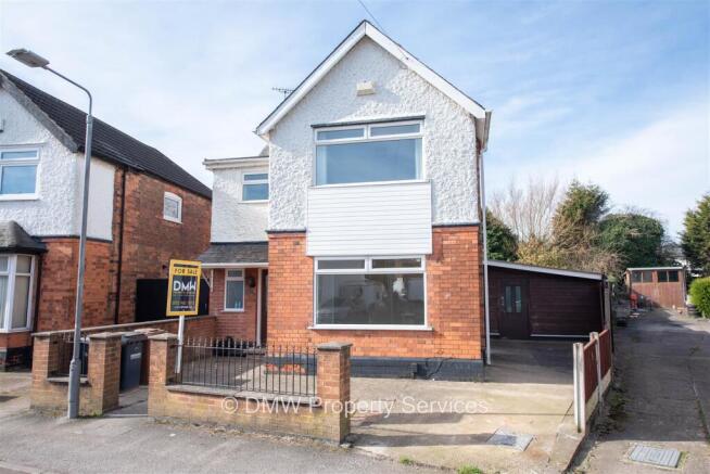 3 bed property, in Second Avenue, £300,000