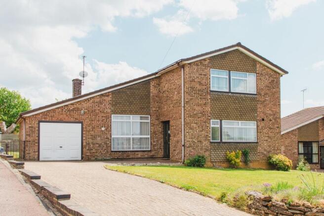 4 bed property, in Wesley Drive, £475,000