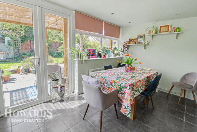 6 bed property, in Pound Close, £375,000
