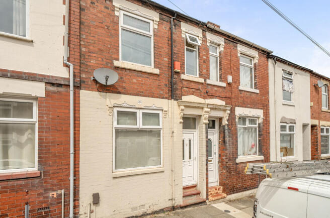 3 bed property, in Turner Street, £110,000