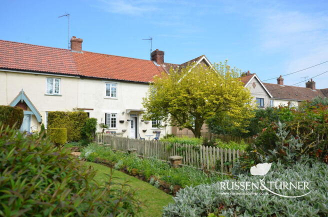 3 bed property, in Sedgeford Road, £260,000
