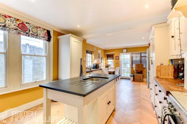 3 bed property, in Navarino Road, £710,000