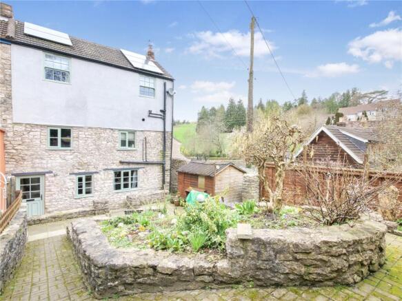 3 bed property, in Characterful Three-Bedroom Cottage in the Heart of Shepton Mallet, £350,000