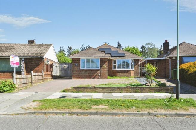 3 bed property, in Park View, £400,000