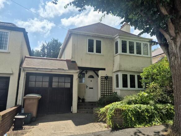 3 bed property, in Cosdach Avenue, £670,000