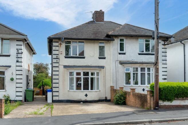 3 bed property, in Clifton Avenue, £170,000