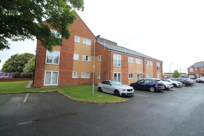 2 bed property, in 28 Langdale Gardens, £55,000