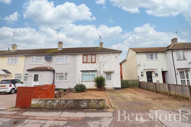 2 bed property, in Forest Drive, £325,000