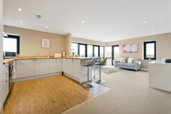2 bed property, in Tralee Penthouse Apartments, £375,000