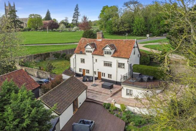 3 bed property, in High Street, £1,250,000