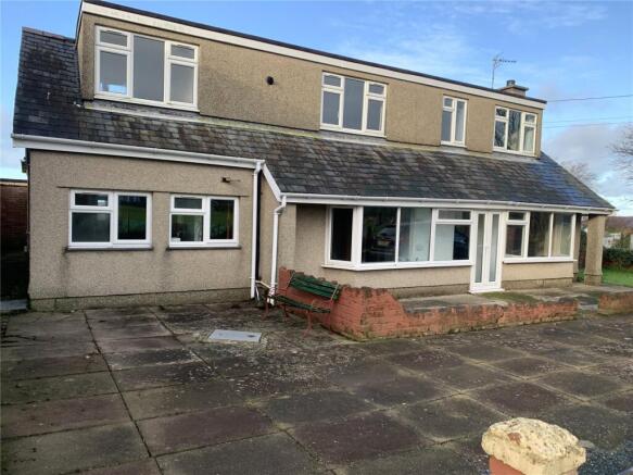 7 bed property, in Ffordd Cae Rhyg, £250,000