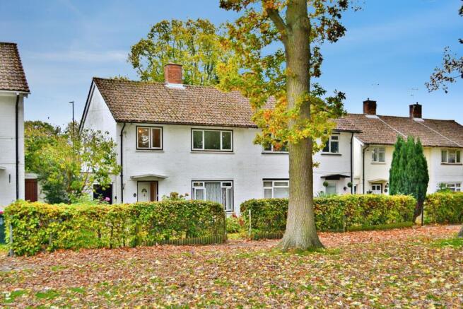 3 bed property, in The Birches, £395,000