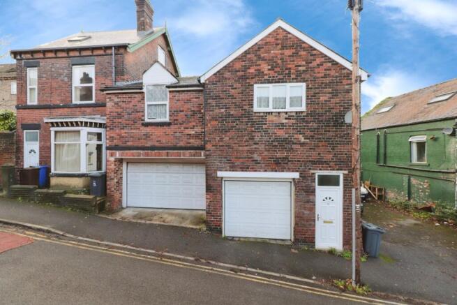 3 bed property, in Meersbrook Avenue, £220,000