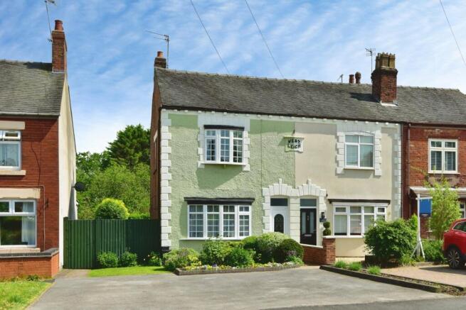 2 bed property, in Heathcote Road, £260,000