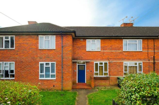 1 bed property, in Chandler Road, £220,000
