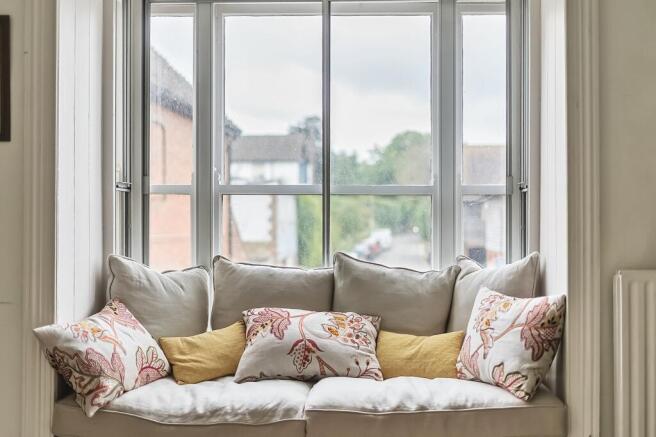 3 bed property, in Rumbolds Hill, £575,000