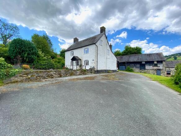 4 bed property, in Penybontfawr, £390,000