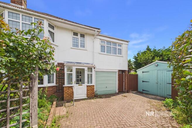 4 bed property, in St. Pauls Close, £700,000
