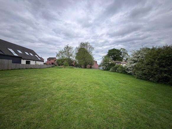 Land, in Land Fronting Hawthorne Avenue, £75,000