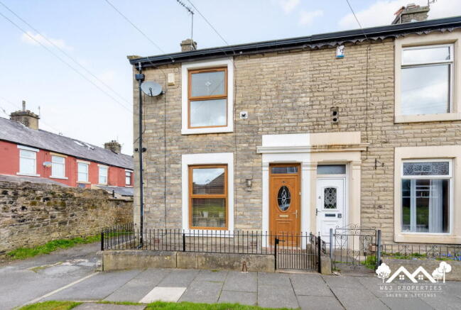 3 bed property, in Redvers Road, £160,000