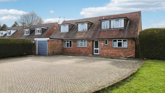 4 bed property, in Warrendene Road, £875,000