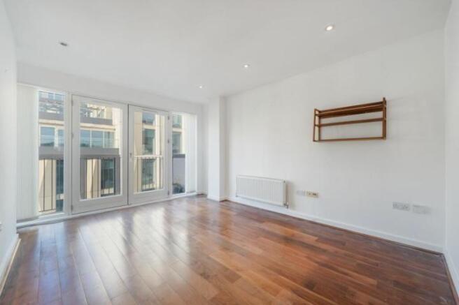 2 bed property, in Saskia House, £475,000