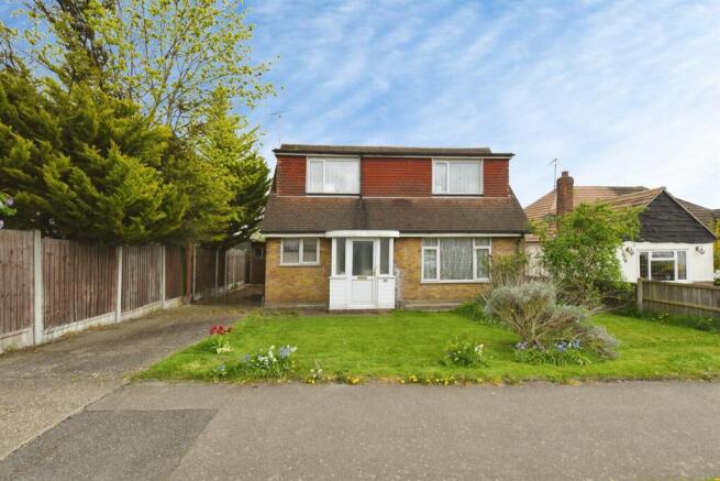 2 bed property, in Helena Road, £300,000