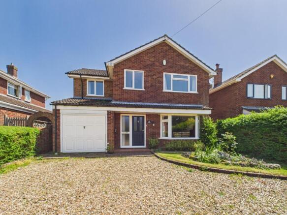 4 bed property, in Moreton Road, £580,000