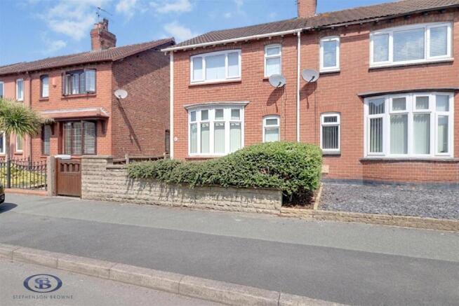 3 bed property, in Neville Street, £160,000