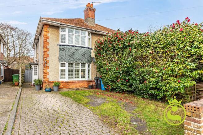 3 bed property, in Parkstone Avenue, £550,000