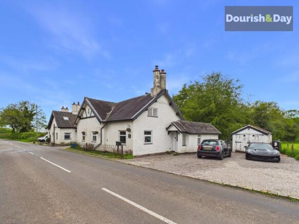 3 bed property, in Oakley, £315,000
