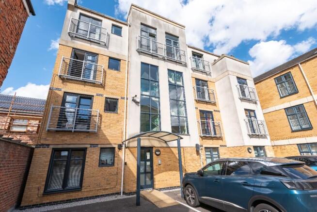 2 bed property, in Wright Street, £96,000