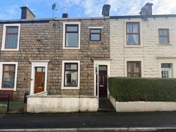 2 bed property, in Spread Eagle Street, £80,000