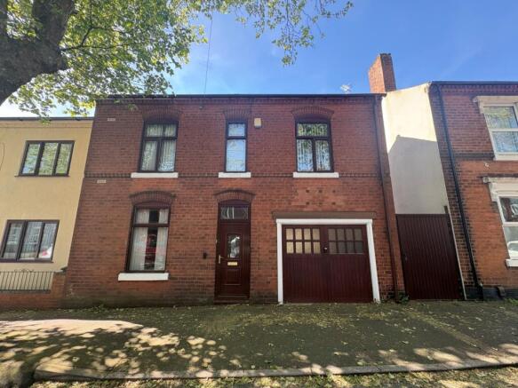 2 bed property, in Harrison Street, £200,000