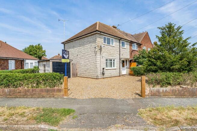 3 bed property, in Crossways, £500,000
