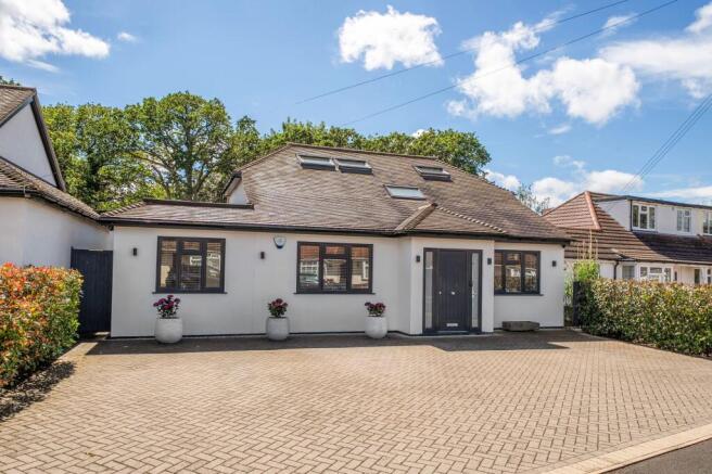 4 bed property, in The Greenway, £1,000,000