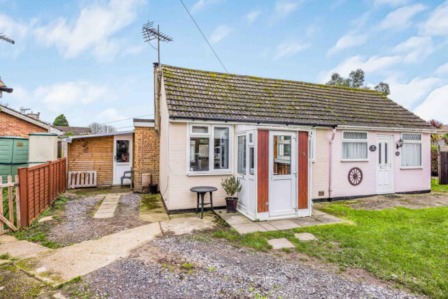 2 bed property, in Nr Mengham, £189,995
