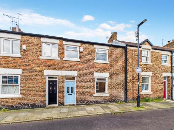 3 bed property, in Duke Street, £270,000
